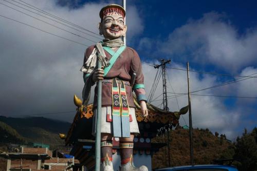 Apa Statue