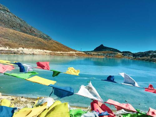 Sela Lake
